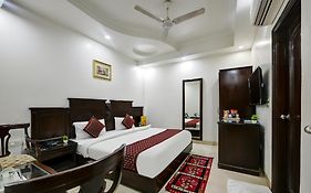 Hotel Legend International -Just A Min Walk From New Delhi Railway Station