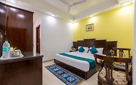 Hotel Legend International -Just A Min Walk From New Delhi Railway Station